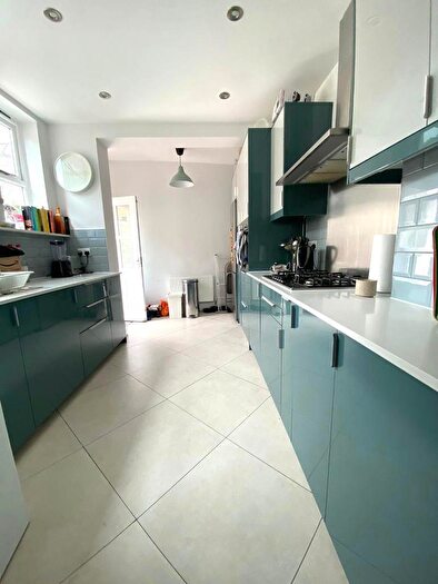 5 Bedroom Terraced House To Rent In Senreb Street, Limehouse, Stepney Green, Whitechapel, London, E1