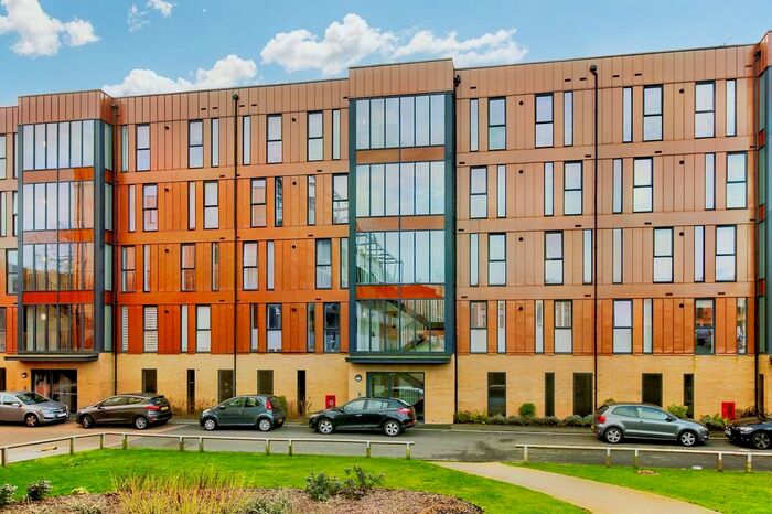 2 Bedroom Flat To Rent In Studio Way, Borehamwood, WD6