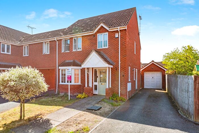 3 Bedroom Link Detached House For Sale In Youngs Close, Coddington, Newark, NG24