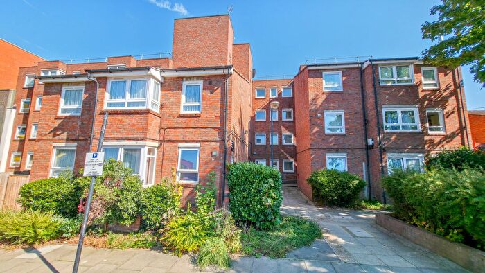 1 Bedroom Flat For Sale In Ruddstreet Close, Woolwich, SE18