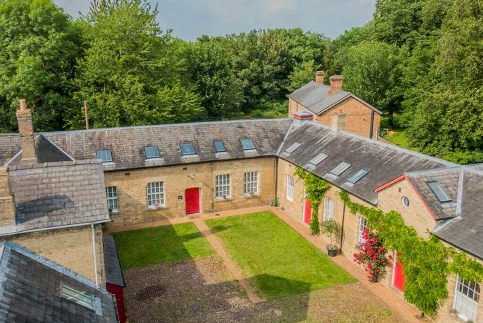 4 Bedroom Barn Conversion For Sale In Croxton, Cambridgeshire, PE19