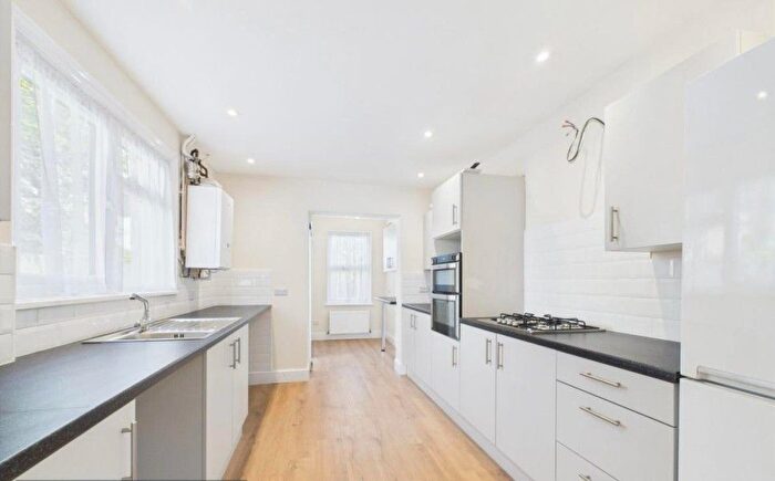 3 Bedroom Property To Rent In Duke Street, Hoddesdon, EN11