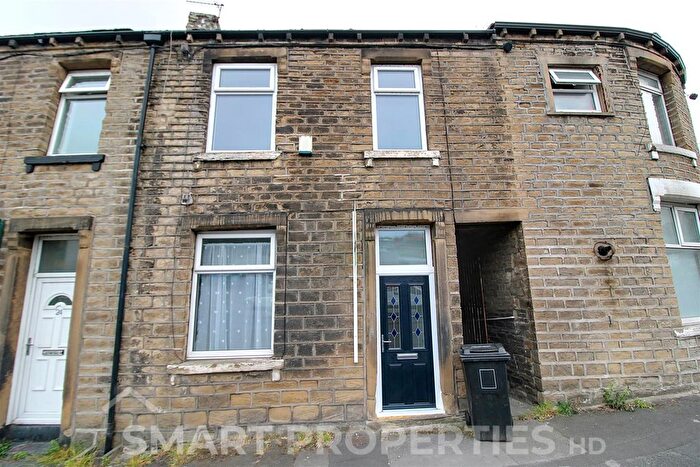 2 Bedroom Property To Rent In The Triangle, Huddersfield, HD1
