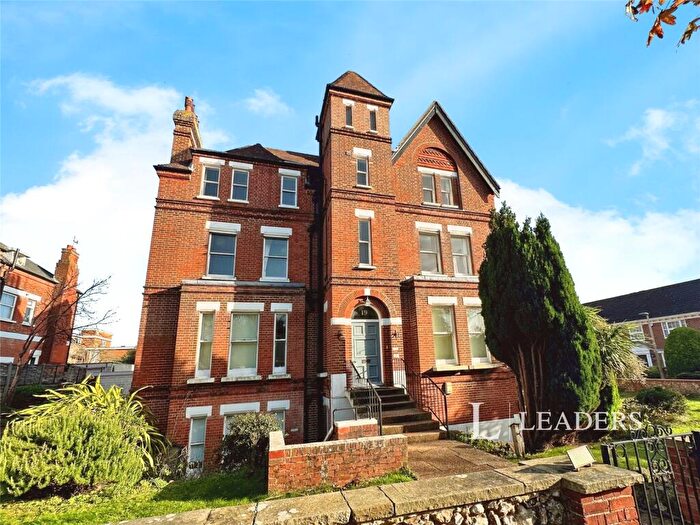 3 Bedroom Flat To Rent In Courland, Grange Road, Eastbourne, BN21