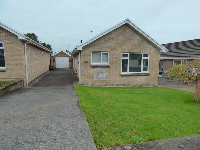 3 Bedroom Detached Bungalow To Rent In Springfield Gardens, Bridgend, CF31