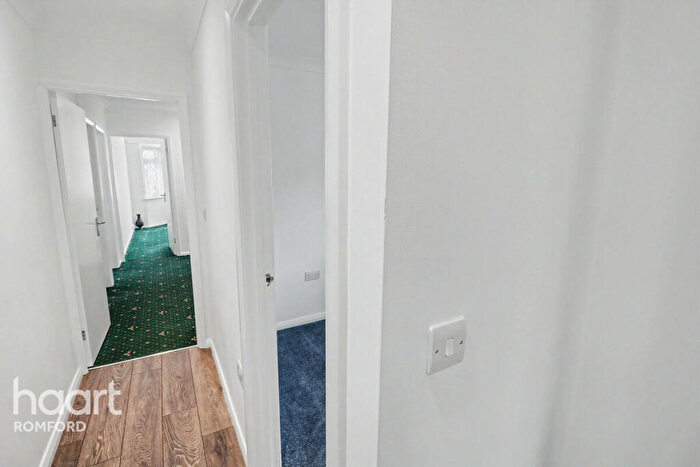 3 Bedroom Detached Bungalow To Rent In Harrow Crescent, Romford, RM3
