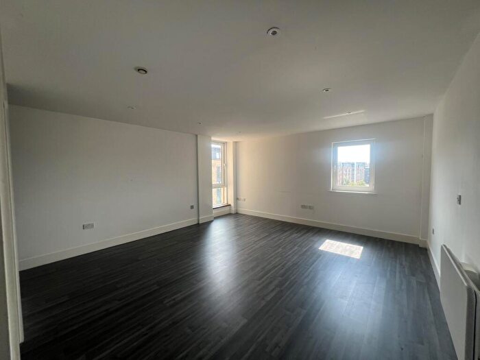 Apartment To Rent In Ferry Court, Cardiff, CF11