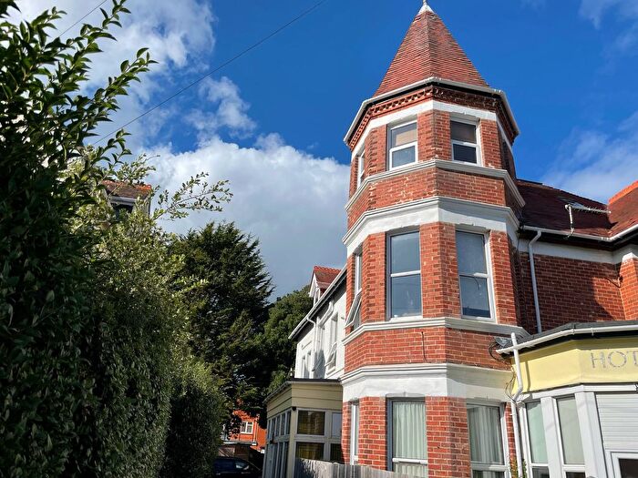 1 Bedroom Flat To Rent In Claremont House, Bournemouth, BH5