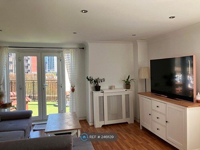 2 Bedroom Flat To Rent In Middlewood Street, Salford, M5