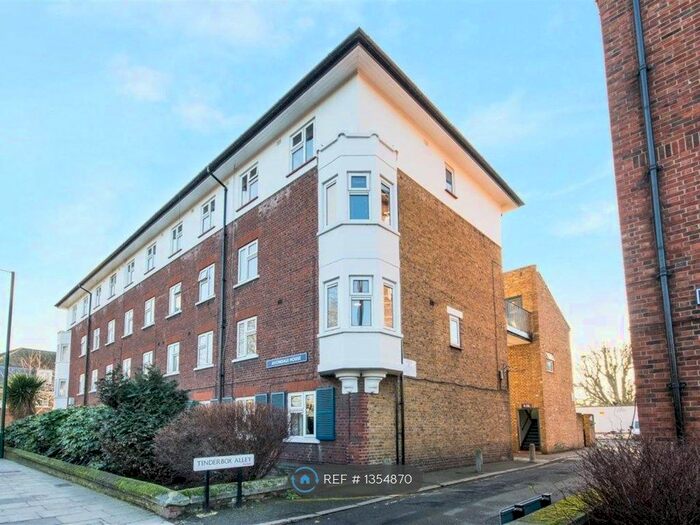 3 Bedroom Maisonette To Rent In Avondale House, London, SW14