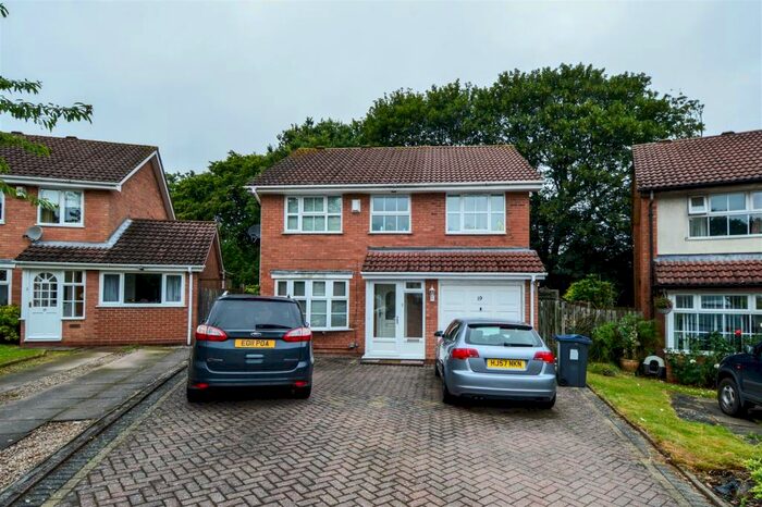 4 Bedroom Detached House To Rent In Woodham Close, Rubery, Birmingham, B45