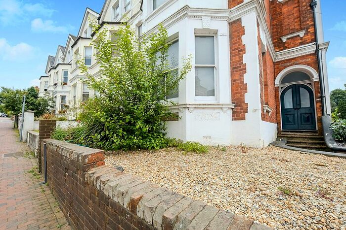 1 Bedroom Flat To Rent In Grove Hill Road, Tunbridge Wells, Kent, TN1