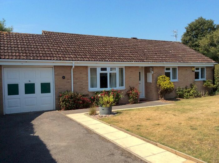 3 Bedroom Detached Bungalow To Rent In Fromont Drive, Thatcham, RG19