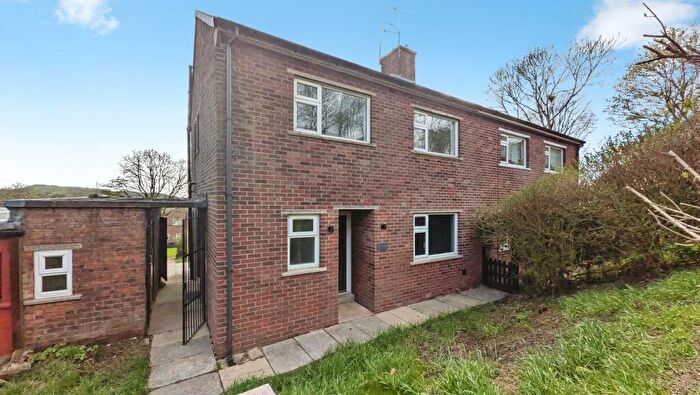 3 Bedroom Semi Detached House For Sale In Heywood Lane, Oldham, OL4