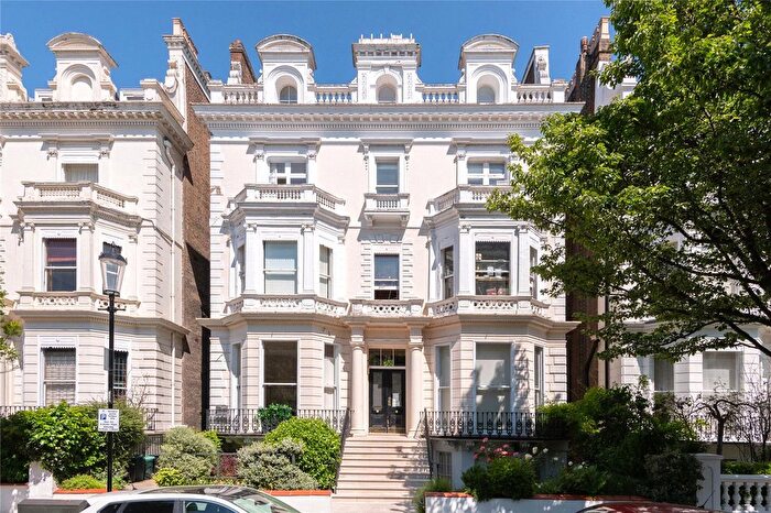 1 Bedroom Flat To Rent In Pembridge Square, Bayswater, W2