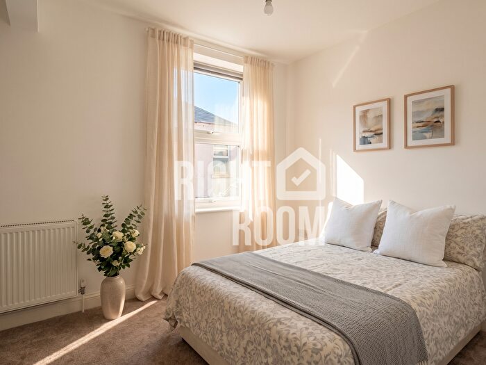 5 Bedroom Flat To Rent In Bed Flat, Albert Road, Southsea, PO5