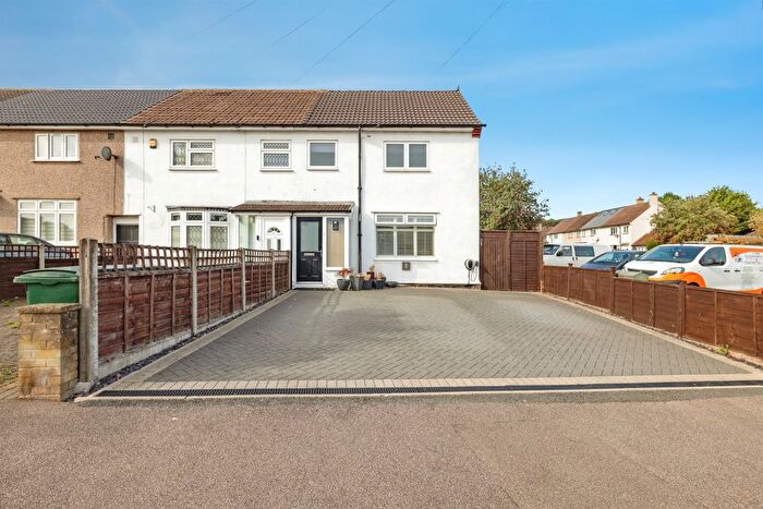 2 Bedroom End Of Terrace House For Sale In Ashridge Drive, Watford, WD19