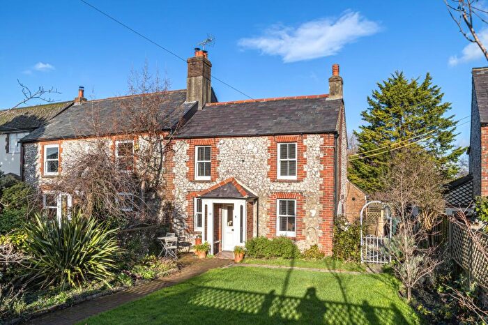 3 Bedroom Property To Rent In North Street, Storrington, RH20