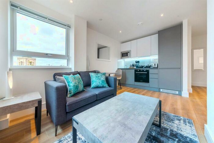 Apartment To Rent In Wood Street, East Grinstead, West Sussex, RH19