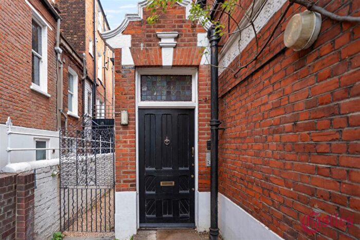 1 Bedroom Flat For Sale In Coolhurst Road, N8