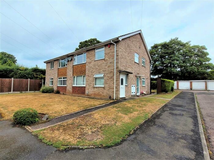 2 Bedroom Maisonette To Rent In Mordaunt Drive, Four Oaks, B75