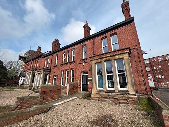 3 Bedroom Flat To Rent In Clarendon Road, Leeds, LS2