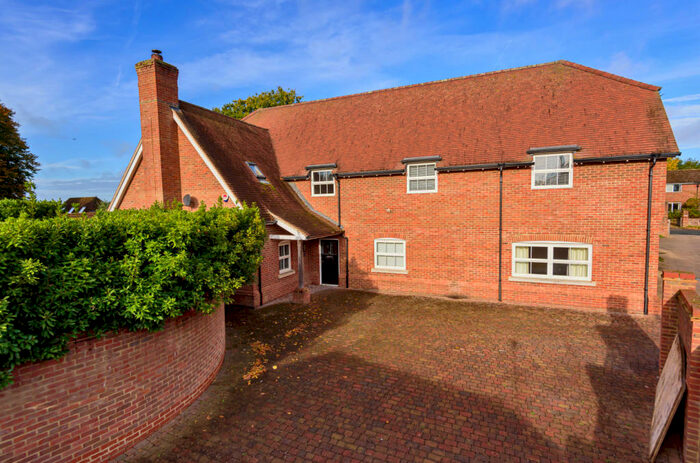 4 Bedroom Detached House For Sale In Ryebridge Lane, Upper Froyle, Alton, Hampshire, GU34