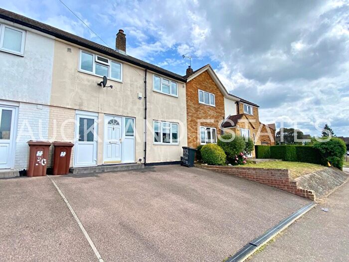 3 Bedroom Terraced House To Rent In Ashwood Road, Potters Bar, EN6