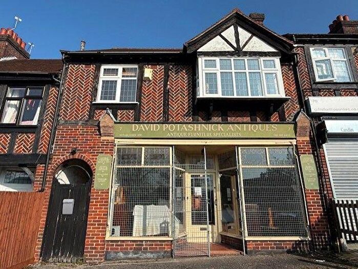 2 Bedroom Maisonette To Rent In Stoats Nest Road, Coulsdon, CR5