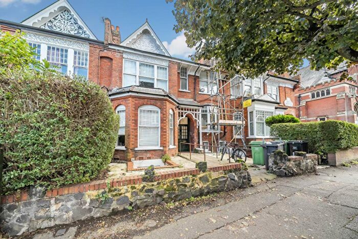 2 Bedroom Flat For Sale In Muswell Hill, Highgate, N10
