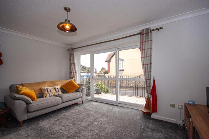 2 Bedroom Apartment For Sale In Silver Street, Lyme Regis, DT7
