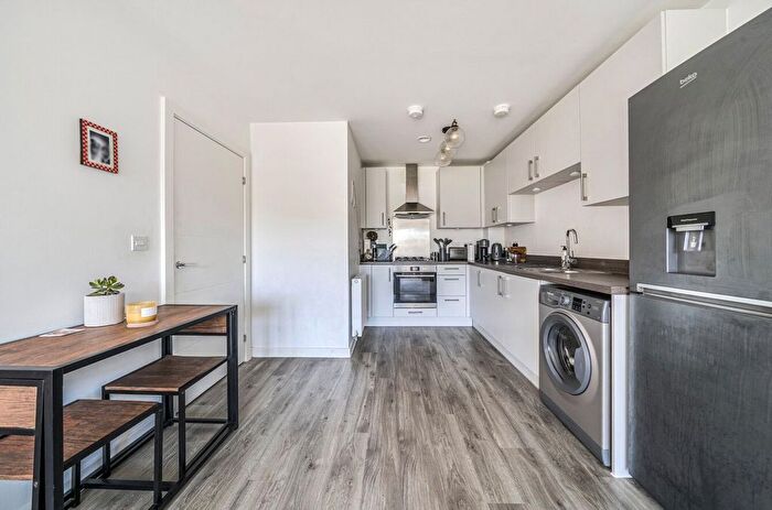 1 Bedroom Flat For Sale In Hurley Drive, Bracknell, Berkshire, RG12