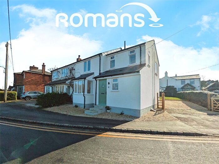 3 Bedroom Semi Detached House To Rent In Commonside, Downley, High Wycombe, HP13