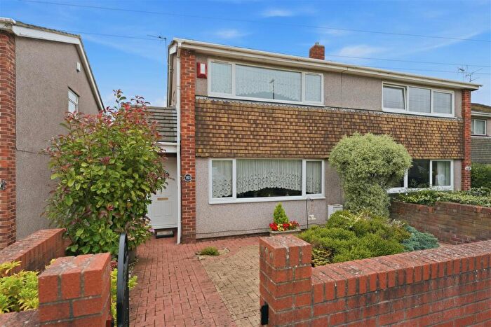 3 Bedroom Semi Detached House For Sale In Roundways, Coalpit Heath, Bristol, BS36