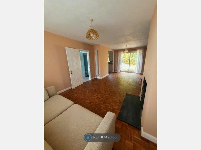 4 Bedroom Semi-Detached House To Rent In Hughenden Avenue, High Wycombe, HP13