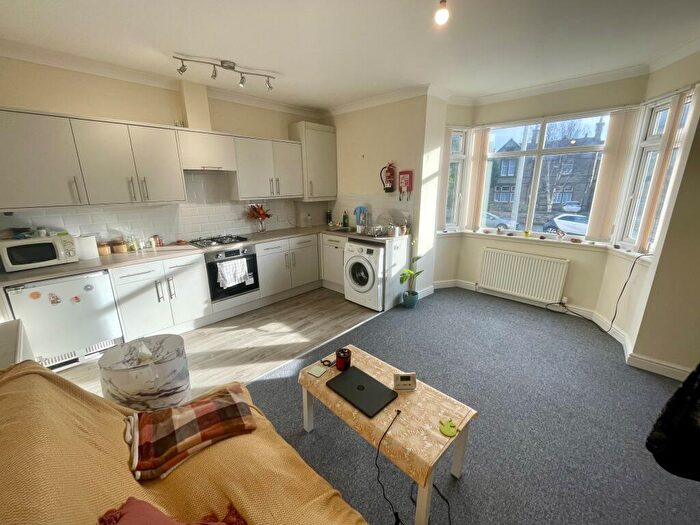 2 Bedroom Apartment To Rent In Lloyd Street, Llandudo, LL30