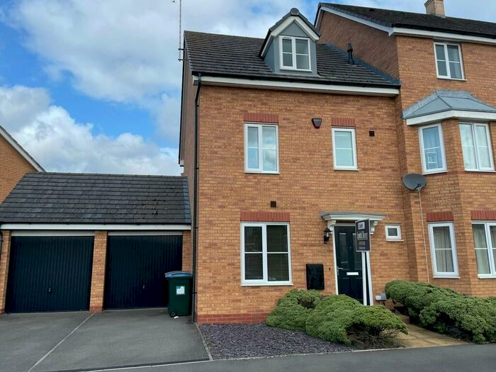 4 Bedroom Semi-Detached House To Rent In Surrey Drive, Coventry, CV3