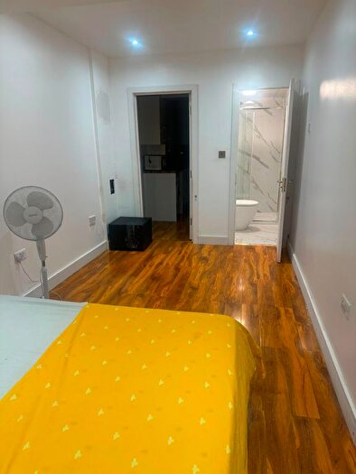 Studio To Rent In Mill Lane, Slough, SL3