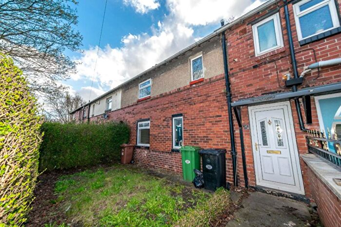3 Bedroom Terraced House For Sale In Middleton Park Avenue, Leeds, LS10