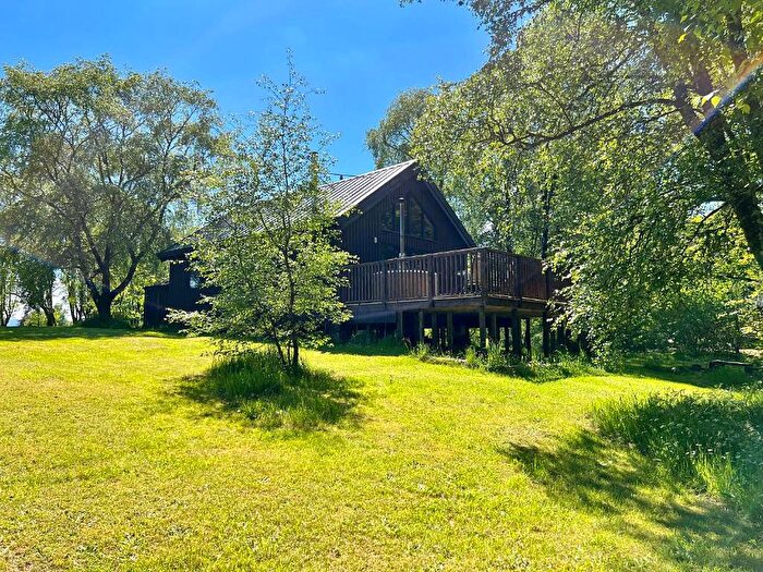 2 Bedroom Lodge For Sale In Aweside Chalet Park, Dalavich, PA35