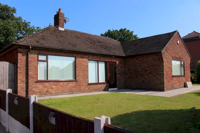 3 Bedroom Detached Bungalow To Rent In Marian Drive, Rainhill, Prescot, L35