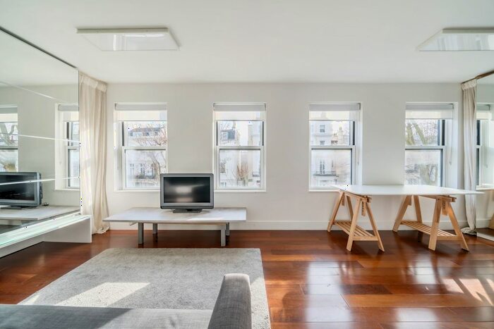 2 Bedroom Flat To Rent In Pembridge Villas, London, W11