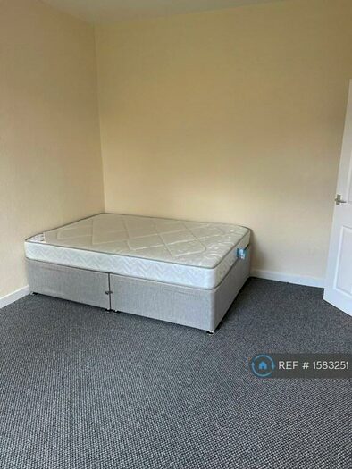 2 Bedroom Flat To Rent In Mains Road, Dundee, DD3