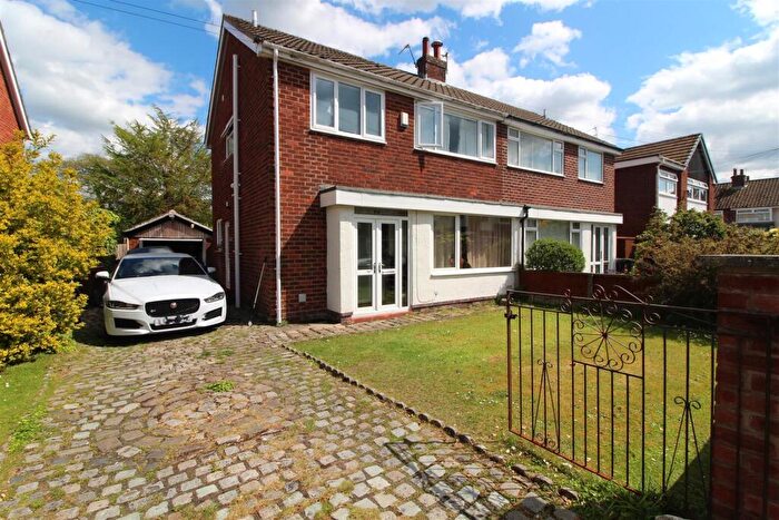 3 Bedroom Semi-Detached House To Rent In Kenton Close, Formby, Liverpool, L37