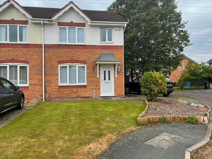 3 Bedroom Semi-Detached House To Rent In Norwich Drive, Great Sutton, Ellesmere Port, CH66
