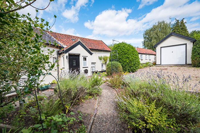 3 Bedroom Detached House For Sale In Timberlea, The Street, Hitcham, IP7