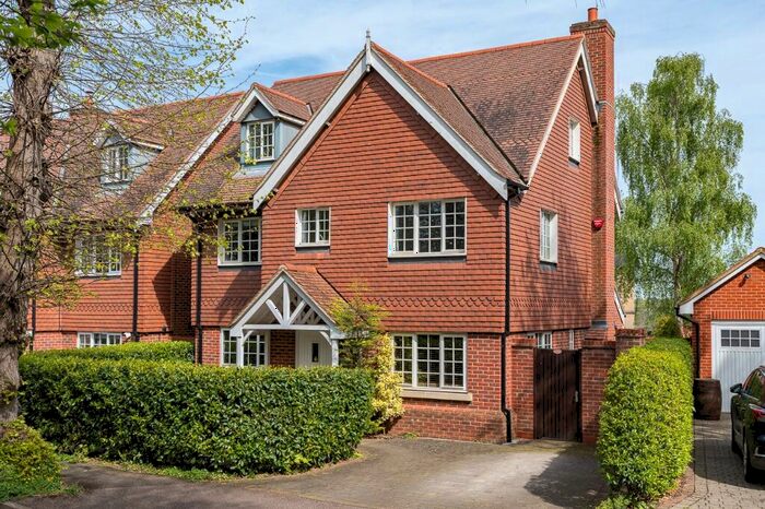 5 Bedroom Detached House For Sale In Warren Park Road, Bengeo, Hertford, Hertfordshire, SG14