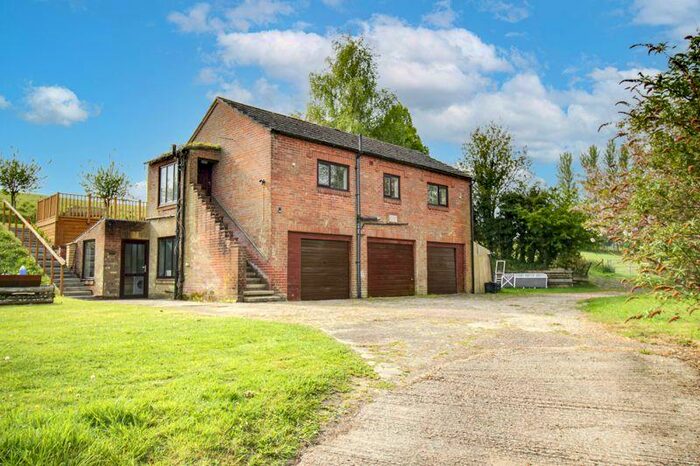 2 Bedroom Flat To Rent In Pound Lane, Meonstoke, Southampton, SO32