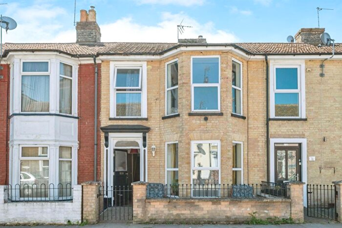 4 Bedroom Terraced House For Sale In Crown Road, Great Yarmouth, NR30