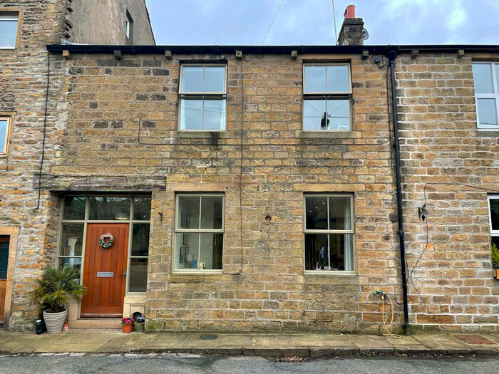 2 Bedroom Cottage For Sale In Masons Cottage, Lothersdale, BD20